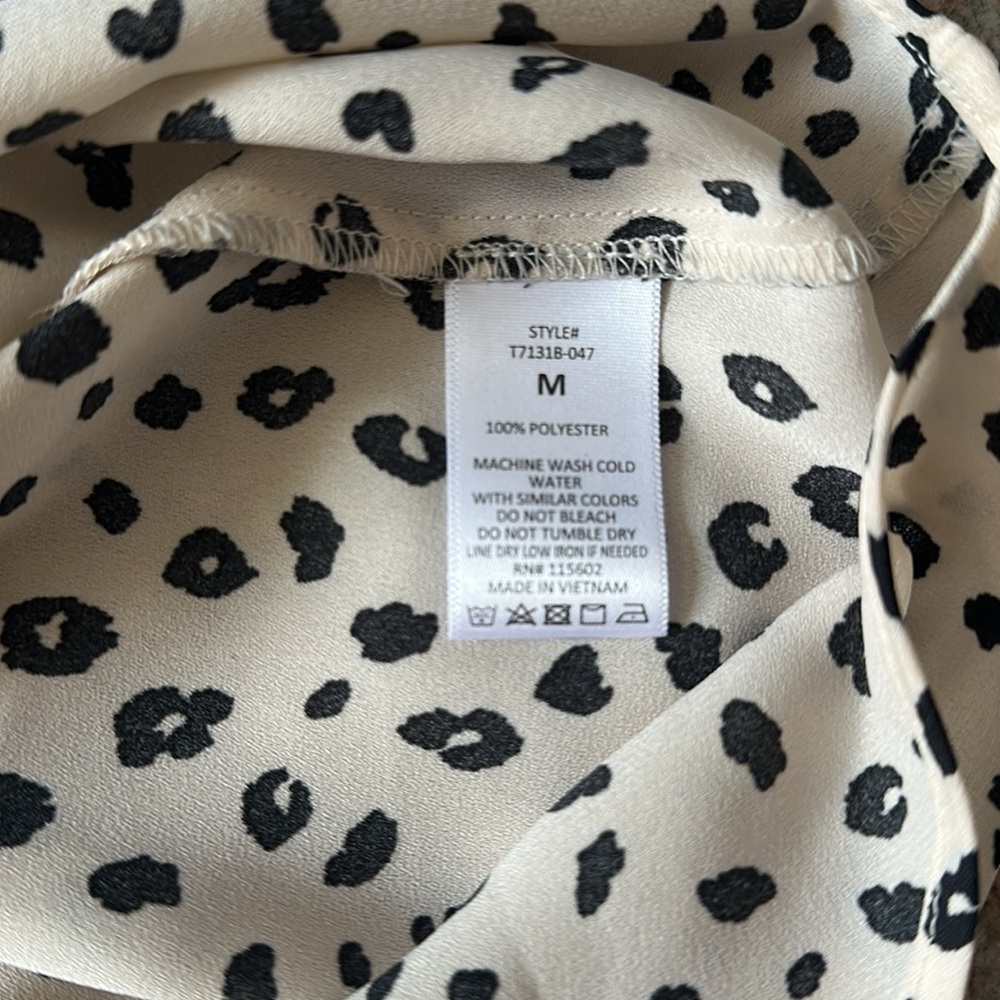 Women’s Blouse - Picture 3 of 3